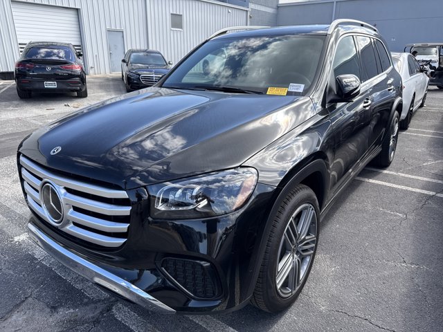 2025 Mercedes-Benz GLS 450 Image 1 of 4