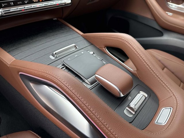 2025 Mercedes-Benz GLS 450 Image 30 of 36
