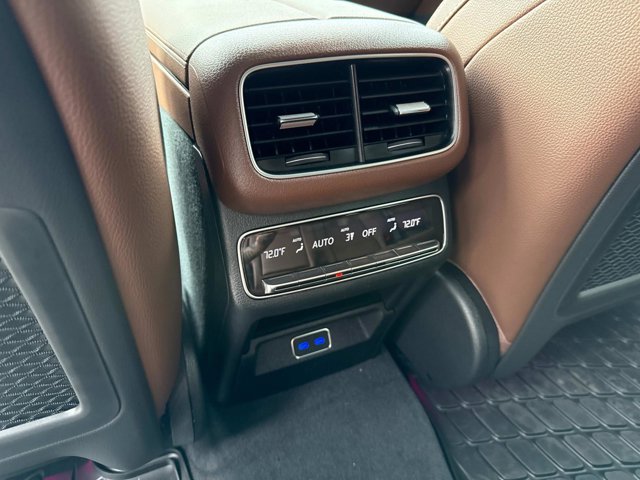 2025 Mercedes-Benz GLS 450 Image 23 of 36