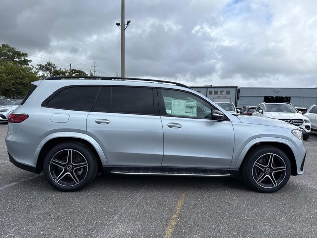2025 Mercedes-Benz GLS 450 Image 3 of 36