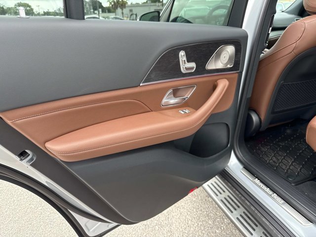 2025 Mercedes-Benz GLS 450 Image 21 of 36