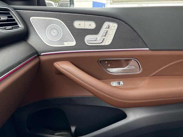 2025 Mercedes-Benz GLS 450 Image 29 of 36