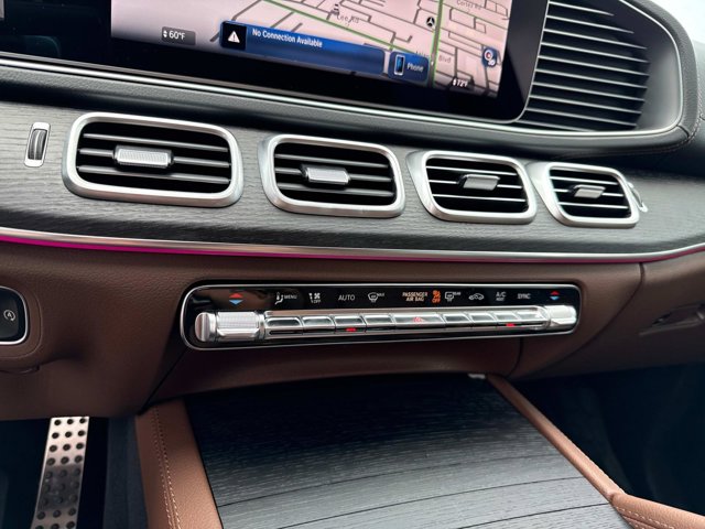 2025 Mercedes-Benz GLS 450 Image 32 of 36