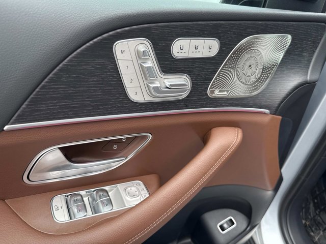 2025 Mercedes-Benz GLS 450 Image 27 of 36