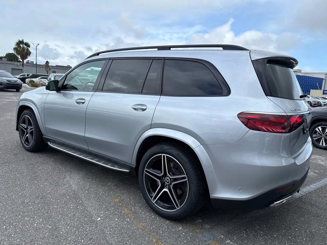 2025 Mercedes-Benz GLS 450 Image 6 of 36