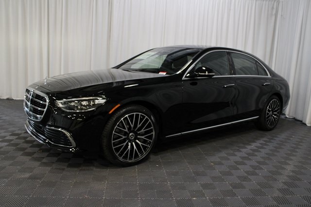 Vehicle image 4 of 37