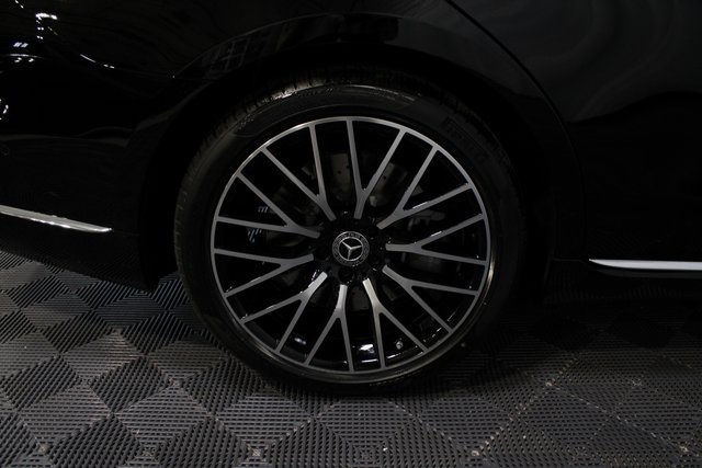 Vehicle image 10 of 37