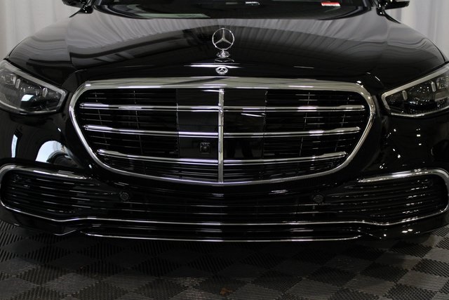 Vehicle image 3 of 37