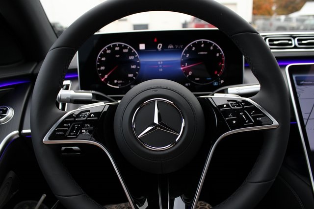 Vehicle image 21 of 37