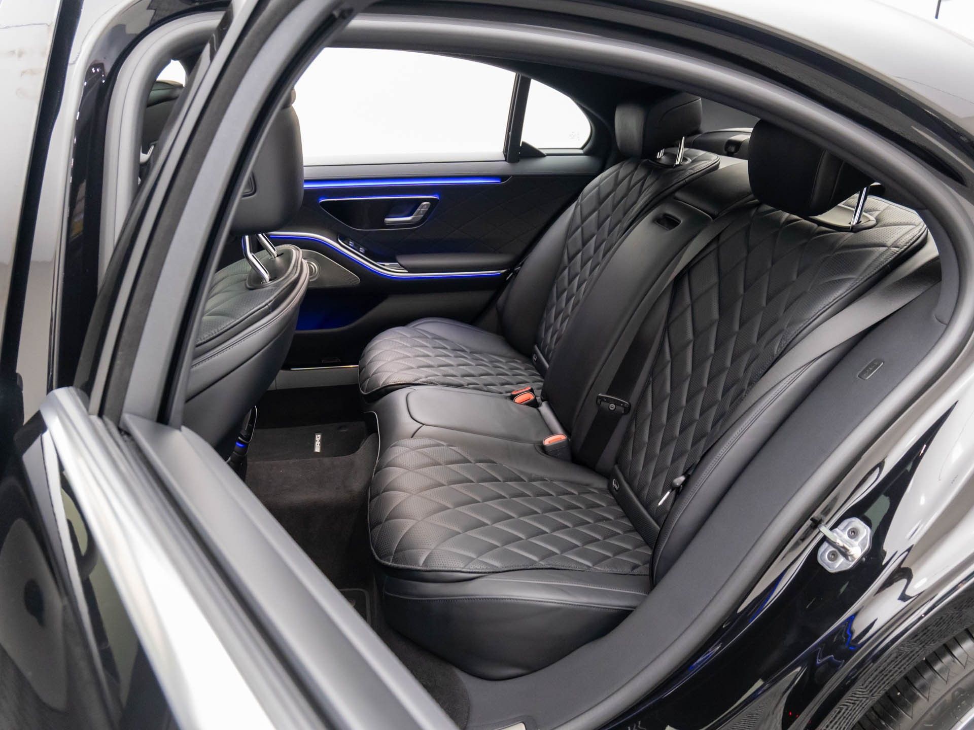 Vehicle image 17 of 38
