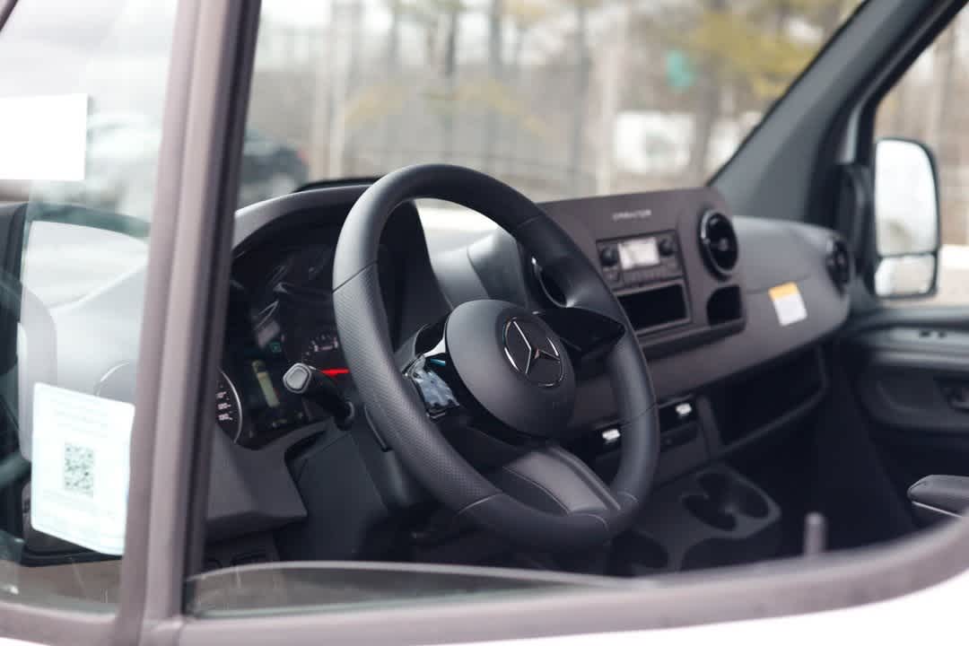 2025 Mercedes-Benz Sprinter Cargo Image 12 of 38