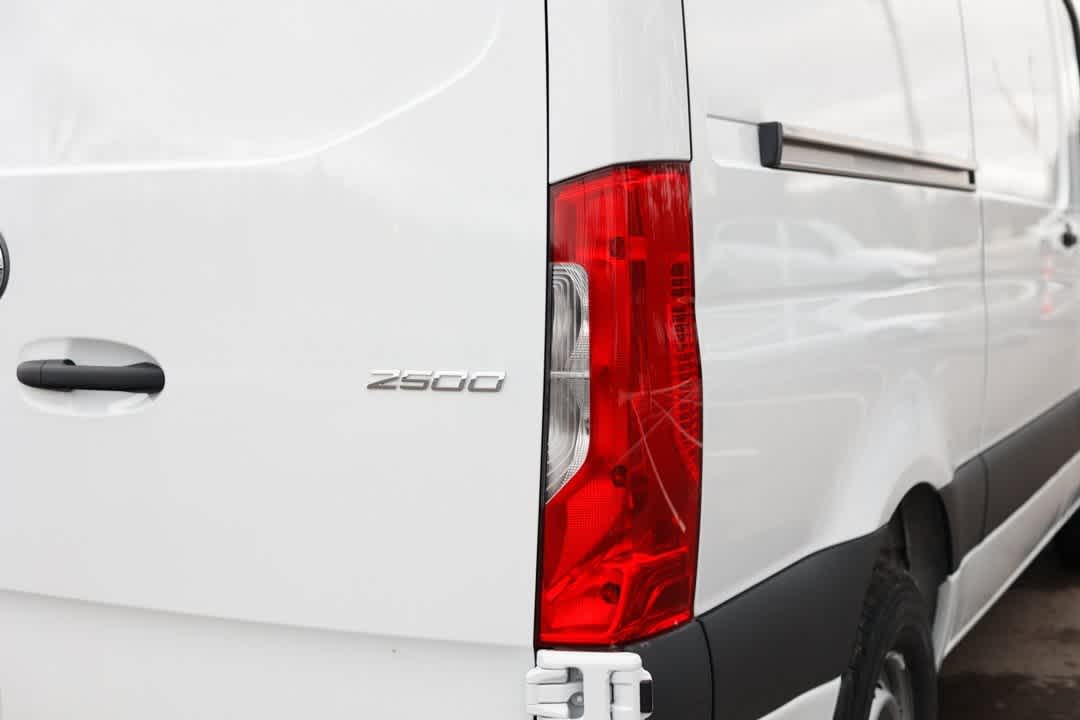 2025 Mercedes-Benz Sprinter Cargo Image 35 of 38