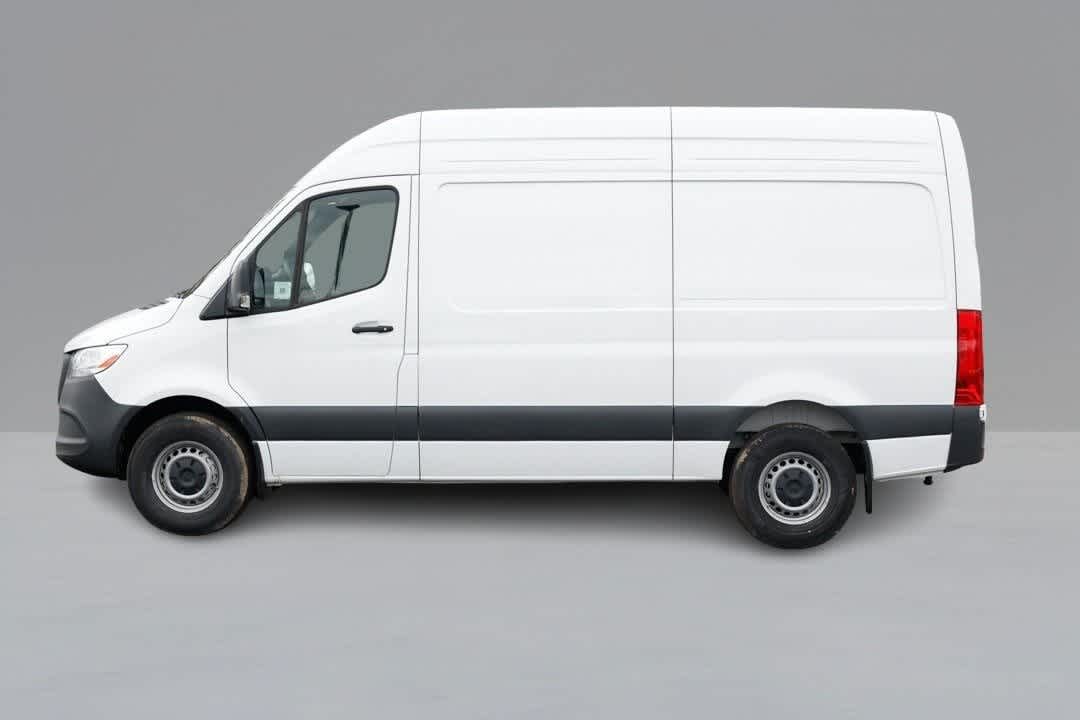 2025 Mercedes-Benz Sprinter Cargo Image 9 of 38