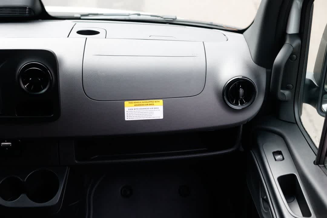 2025 Mercedes-Benz Sprinter Cargo Image 15 of 38