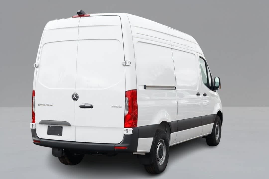 2025 Mercedes-Benz Sprinter Cargo Image 6 of 38