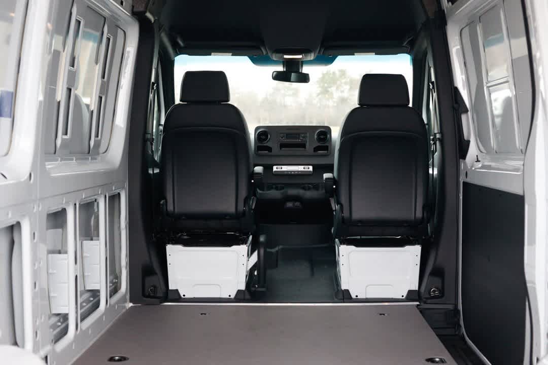 2025 Mercedes-Benz Sprinter Cargo Image 25 of 38