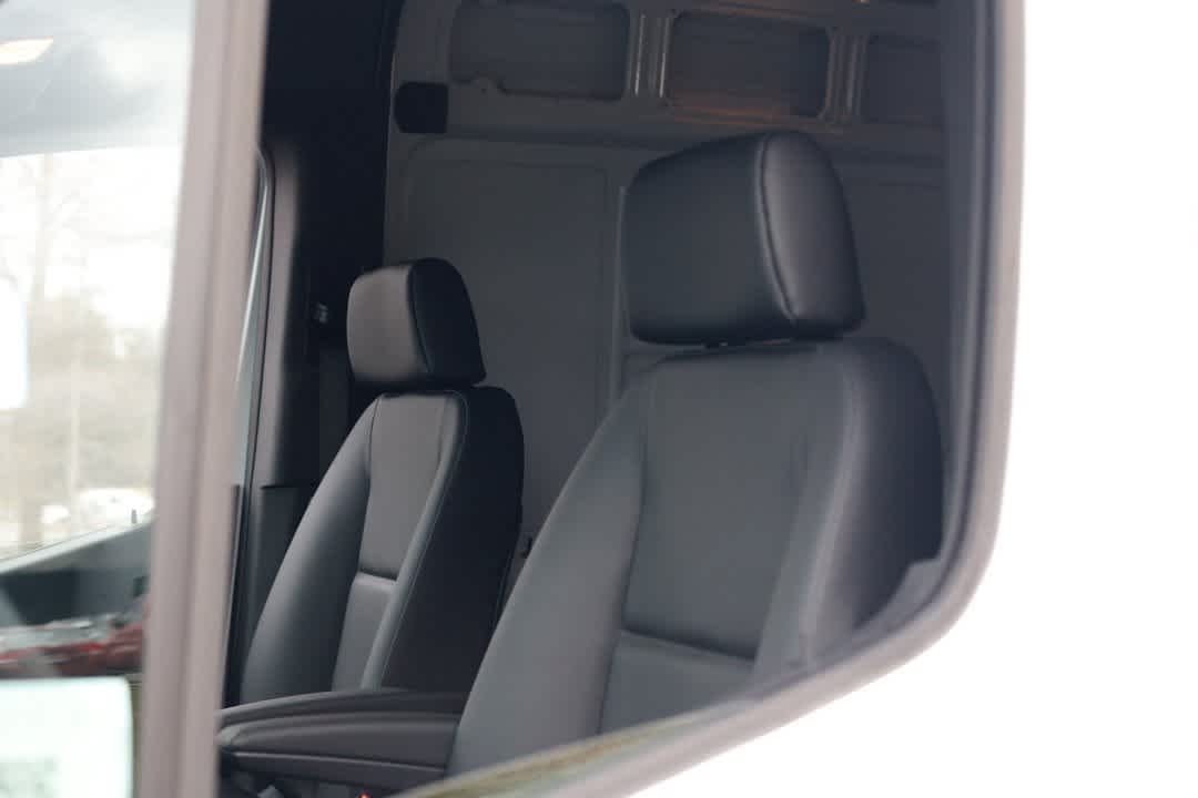 2025 Mercedes-Benz Sprinter Cargo Image 11 of 38