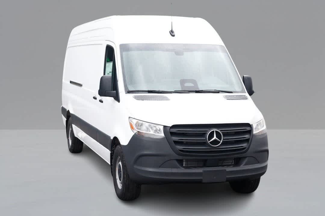 2025 Mercedes-Benz Sprinter Cargo Image 3 of 29