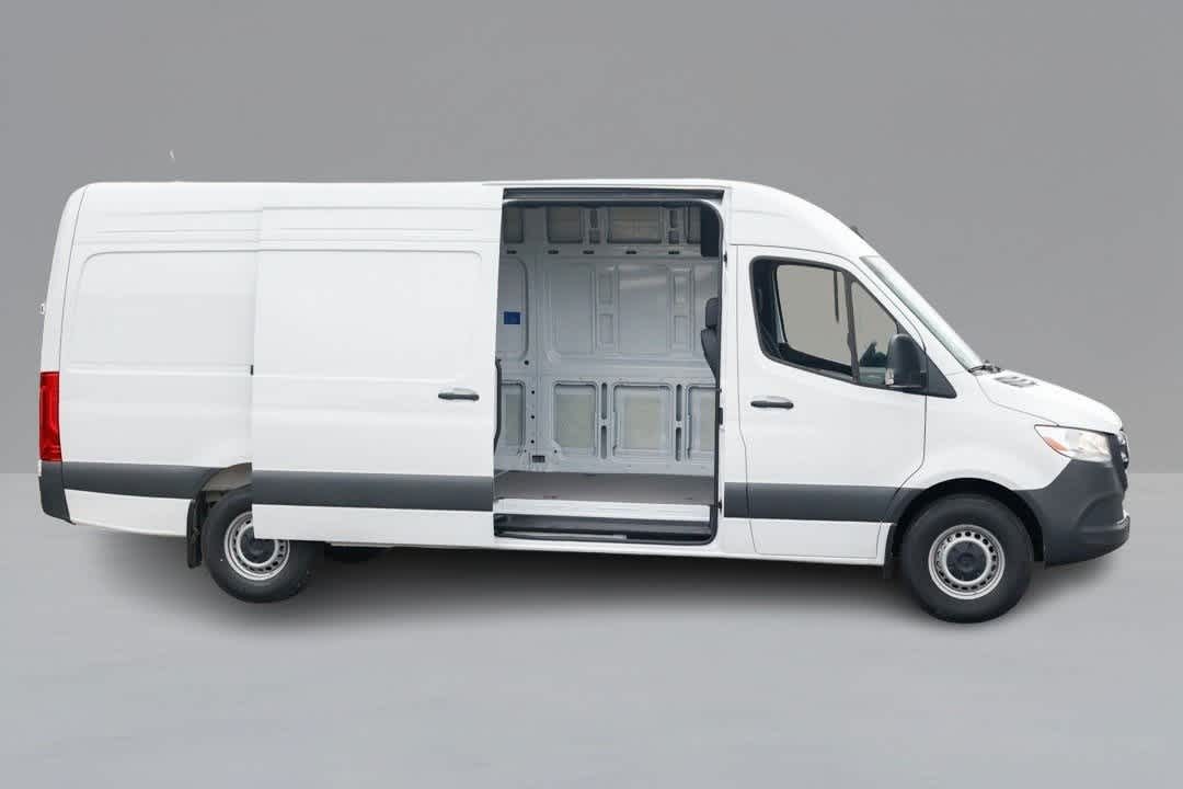 2025 Mercedes-Benz Sprinter Cargo Image 5 of 29