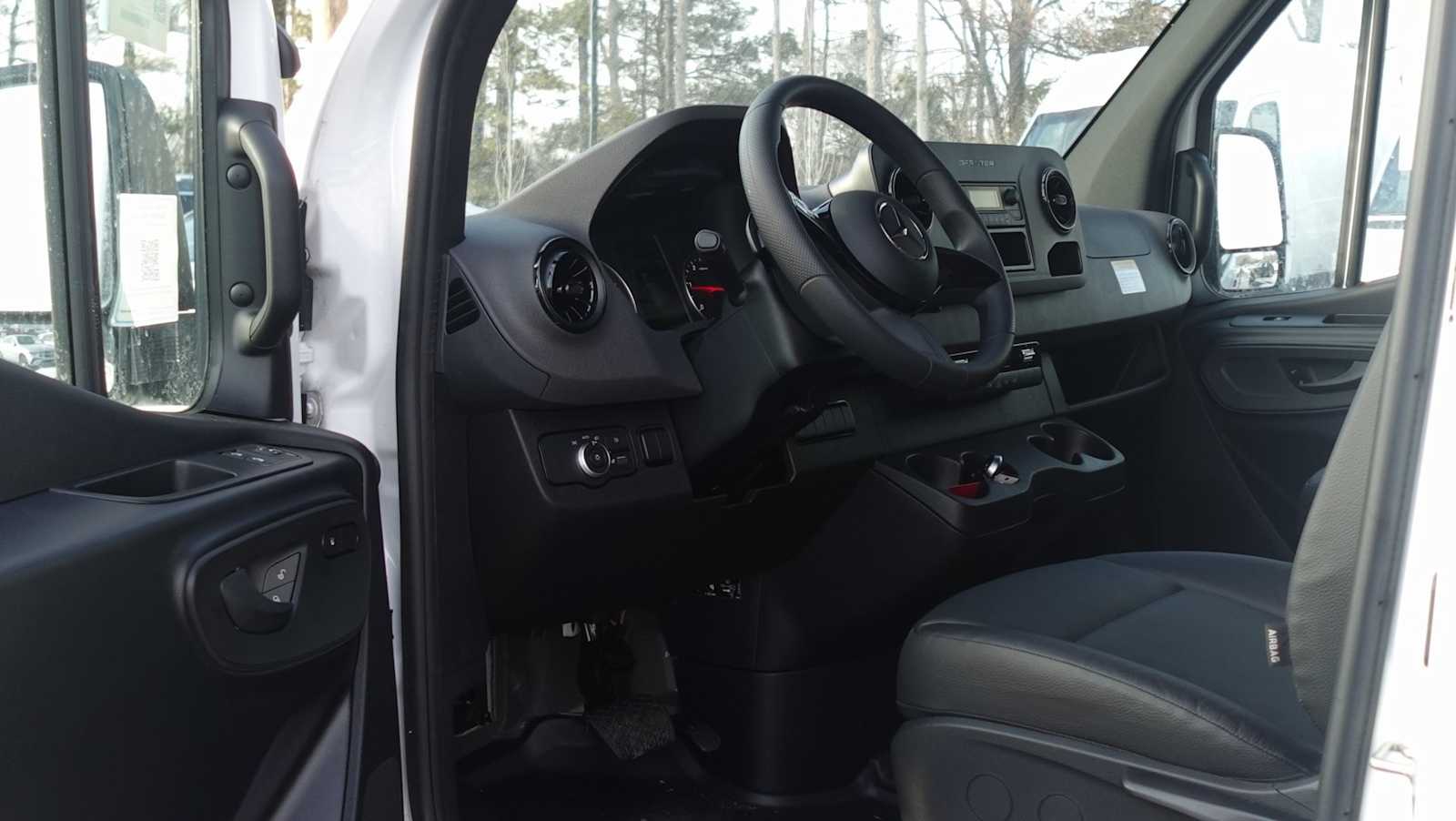 2025 Mercedes-Benz Sprinter Cargo Image 10 of 22