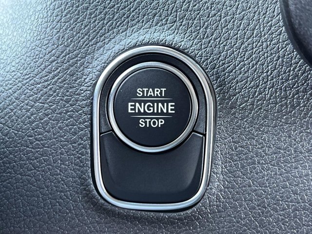 Vehicle image 28 of 32
