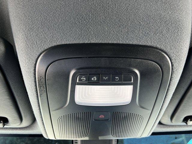 Vehicle image 31 of 32