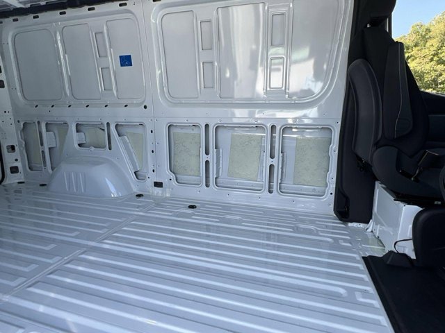 Vehicle image 20 of 32