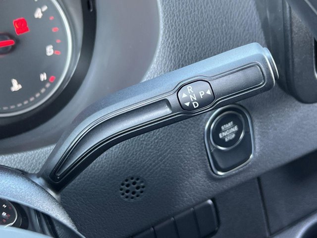 Vehicle image 17 of 32