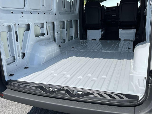 Vehicle image 22 of 32