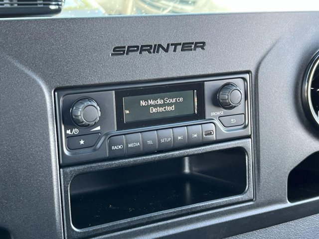 Vehicle image 15 of 32