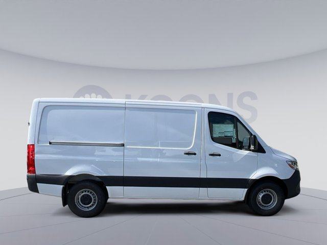 Vehicle image 5 of 32