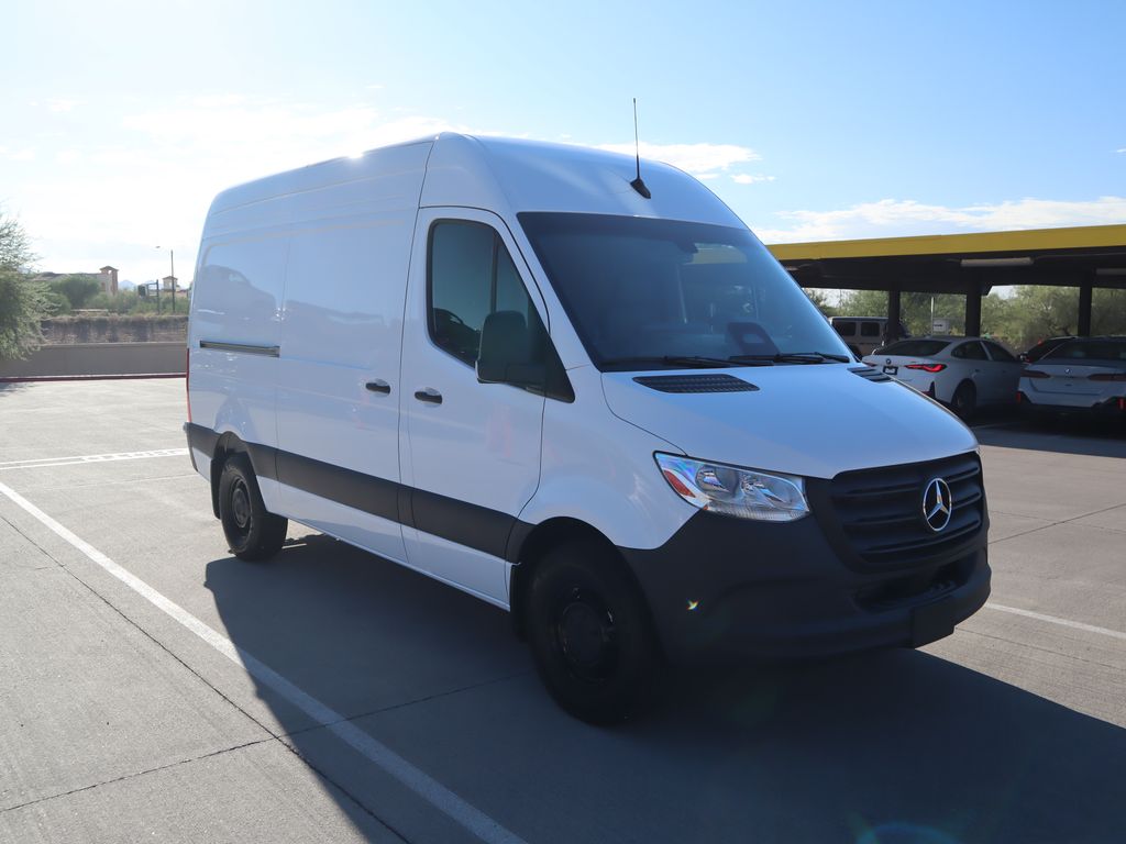 2025 Mercedes-Benz Sprinter Cargo Image 4 of 35
