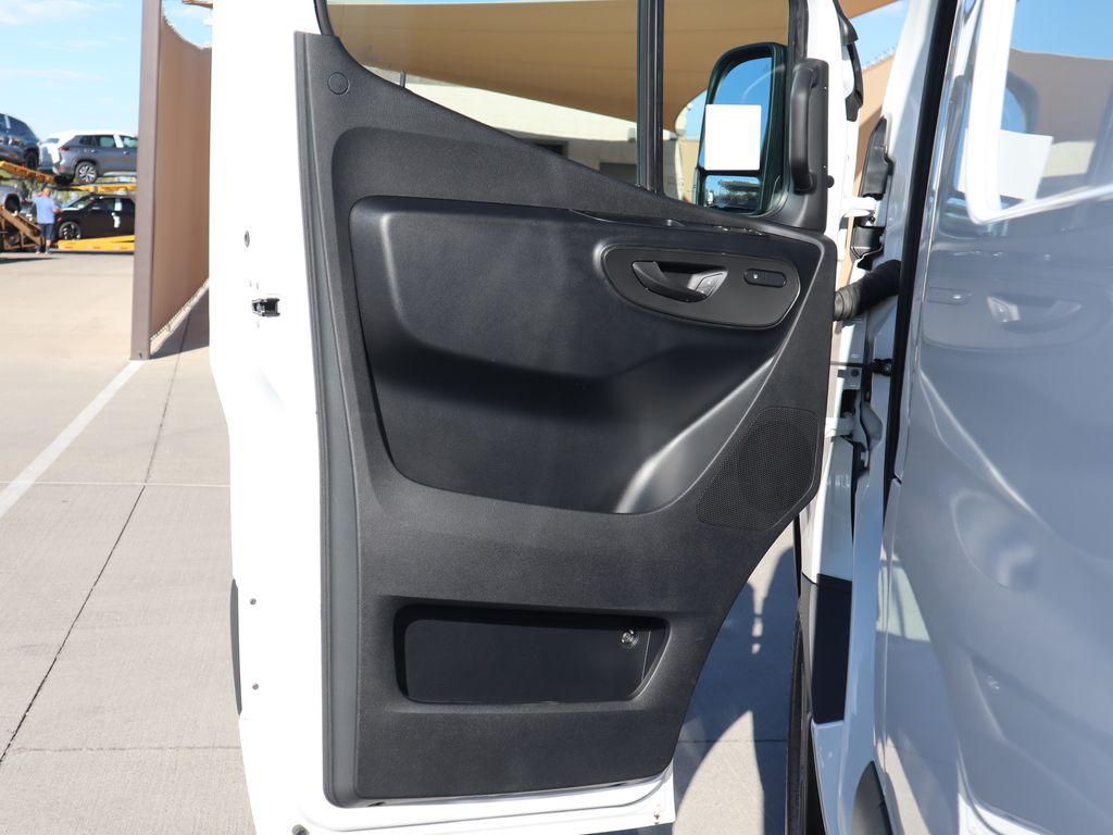 2025 Mercedes-Benz Sprinter Cargo Image 32 of 35