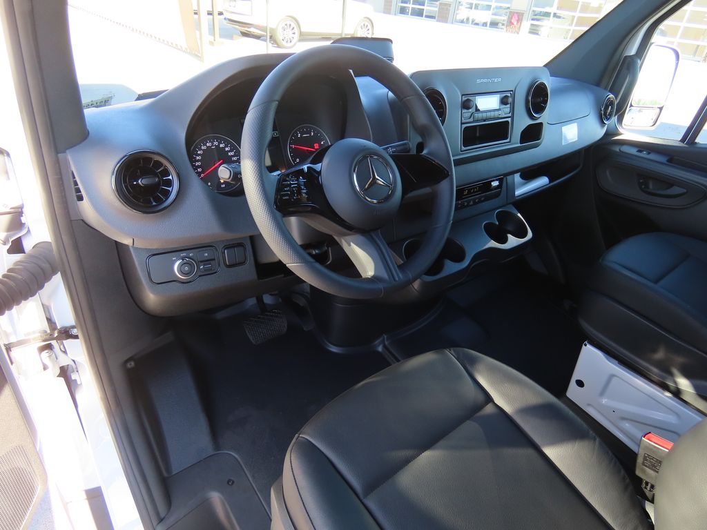 2025 Mercedes-Benz Sprinter Cargo Image 18 of 33