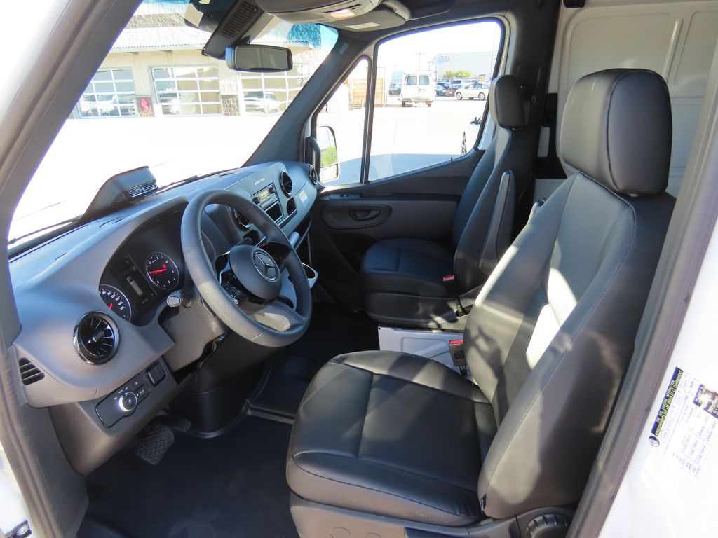 2025 Mercedes-Benz Sprinter Cargo Image 16 of 33