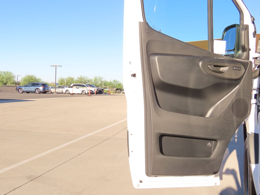 2025 Mercedes-Benz Sprinter Cargo Image 30 of 33