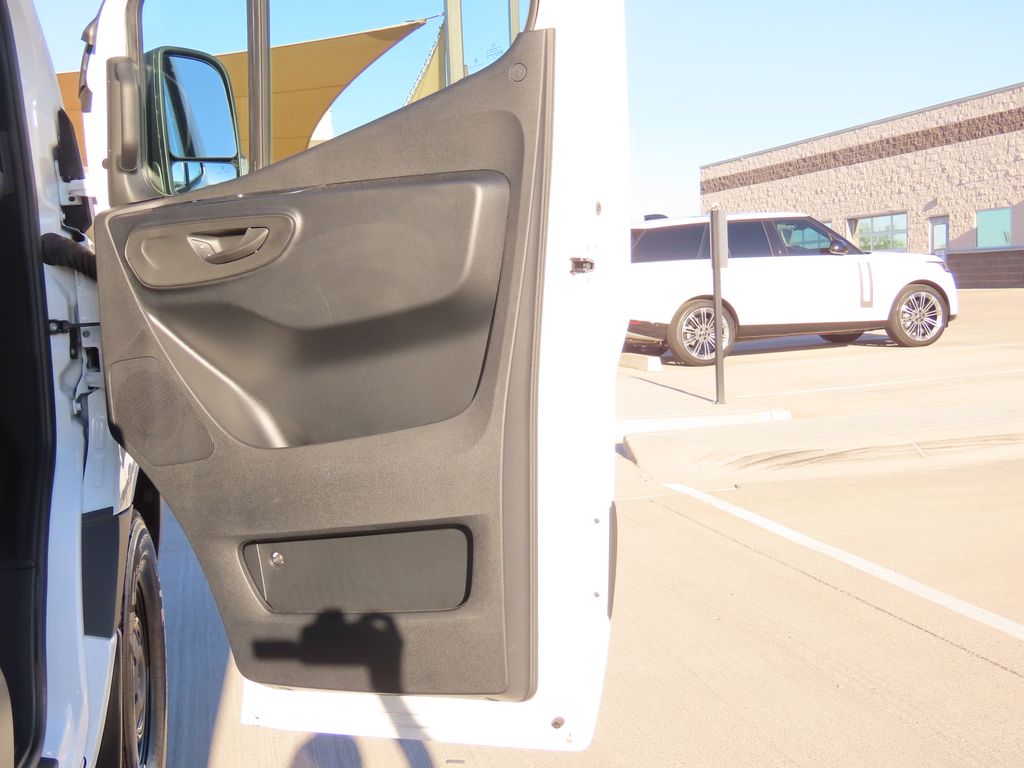2025 Mercedes-Benz Sprinter Cargo Image 28 of 33