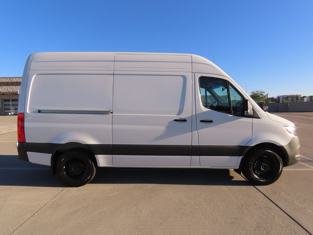 2025 Mercedes-Benz Sprinter Cargo Image 4 of 33