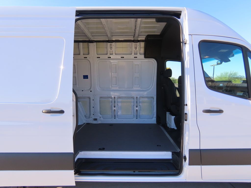 2025 Mercedes-Benz Sprinter Cargo Image 11 of 33
