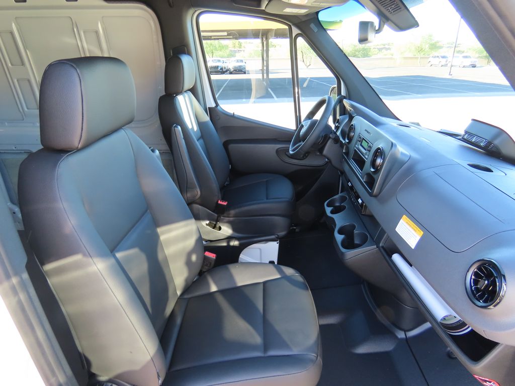2025 Mercedes-Benz Sprinter Cargo Image 15 of 33