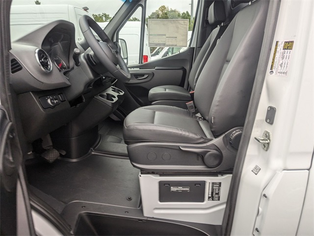 Vehicle image 12 of 19