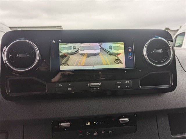 Vehicle image 11 of 19