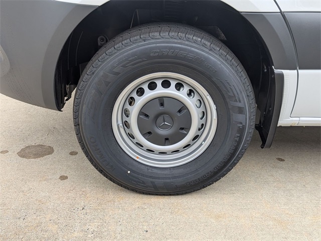 Vehicle image 18 of 19