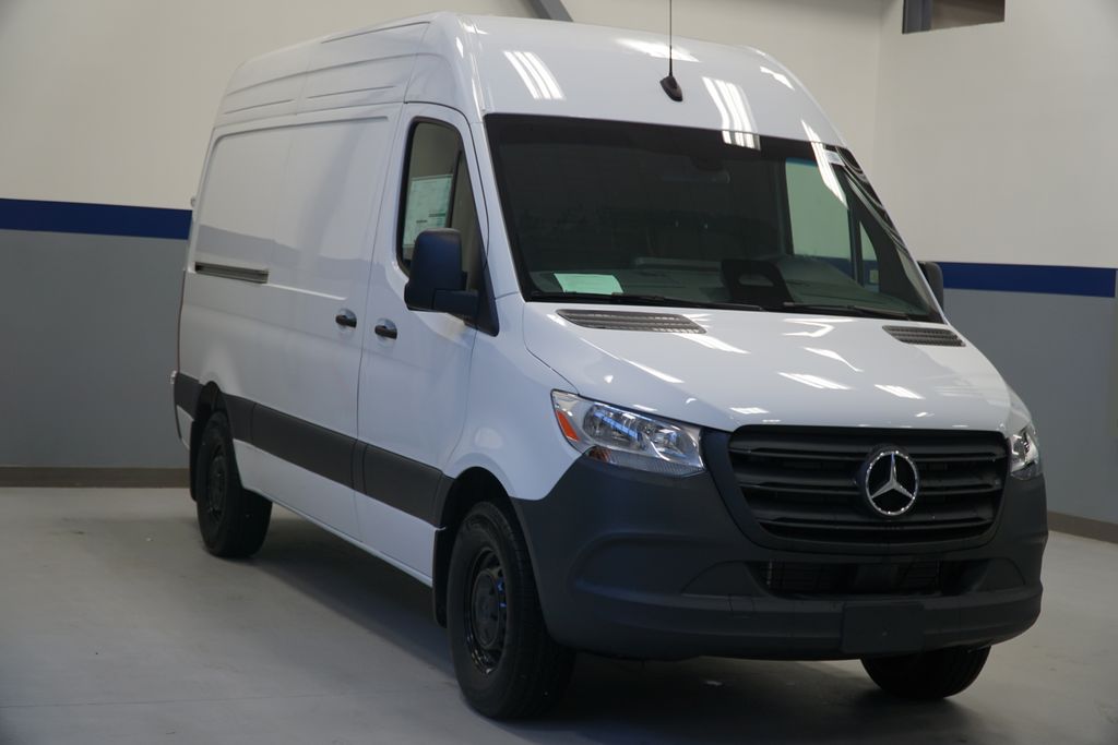 2025 Mercedes-Benz Sprinter Cargo Image 3 of 17