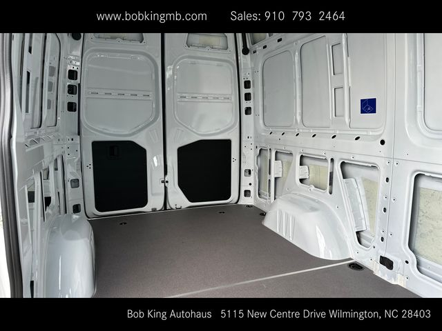 Vehicle image 39 of 44