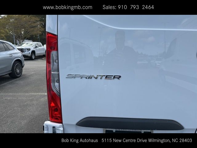 Vehicle image 12 of 44