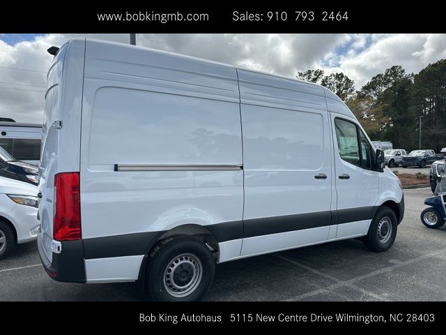 Vehicle image 7 of 44