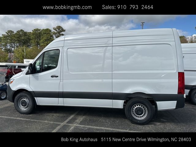 Vehicle image 8 of 44