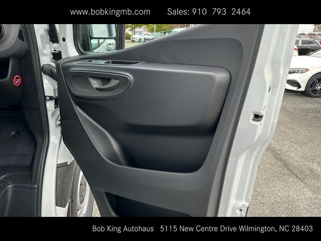 Vehicle image 35 of 44