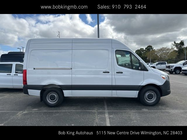 Vehicle image 6 of 44